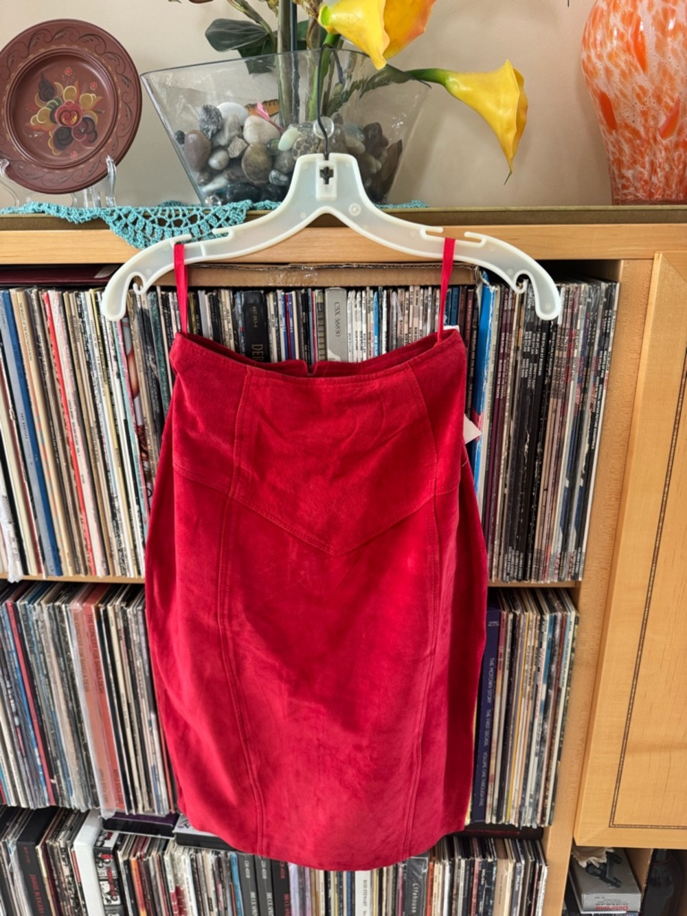 PRICE DROP: NWT, FULLY-LINED TOMATO RED SUEDE SKT,4,by LA NOUVELLE RENAISSANCE
